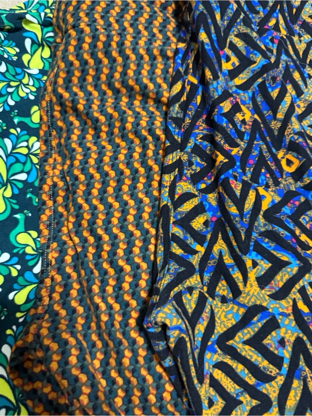 LuLaRoe Leggings Bundle (4 pairs) size Tall/Curvy - Picture 3 of 7